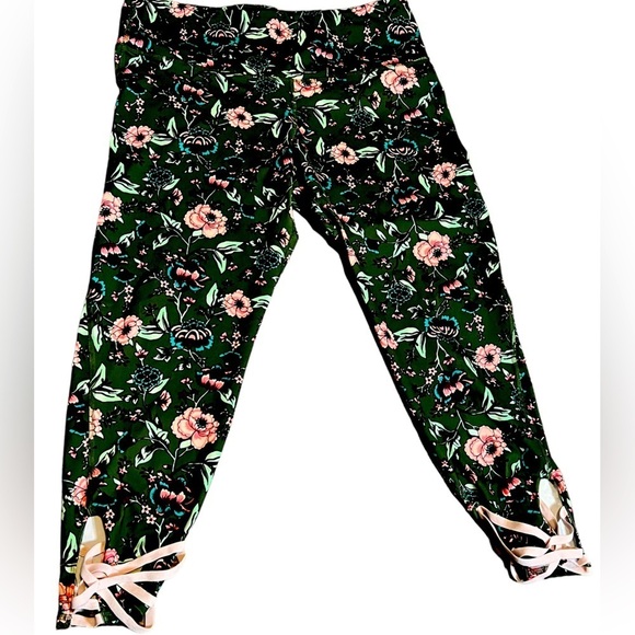Women’s Old Navy Active Go Dry Floral Leggings Size XL - Picture 5 of 5